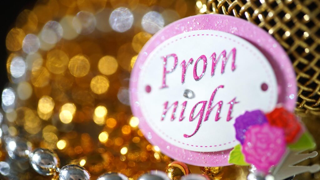 Organize A Prom Night On New Year's Eve