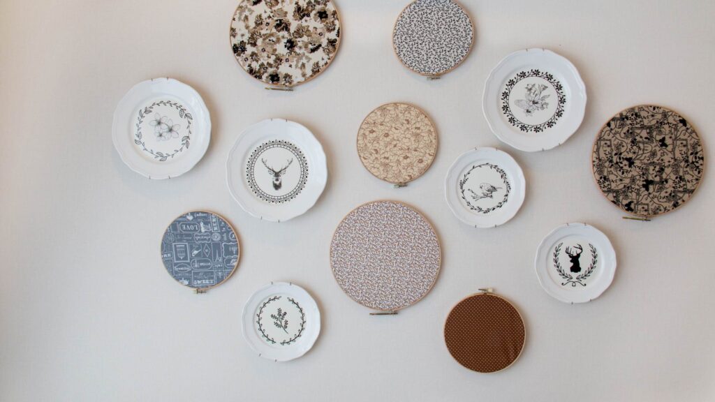 Ceramic Wall Plates With Modern Art